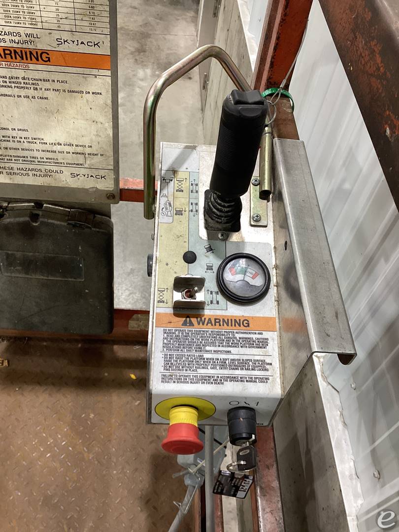 2000 Skyjack SJIII3220		