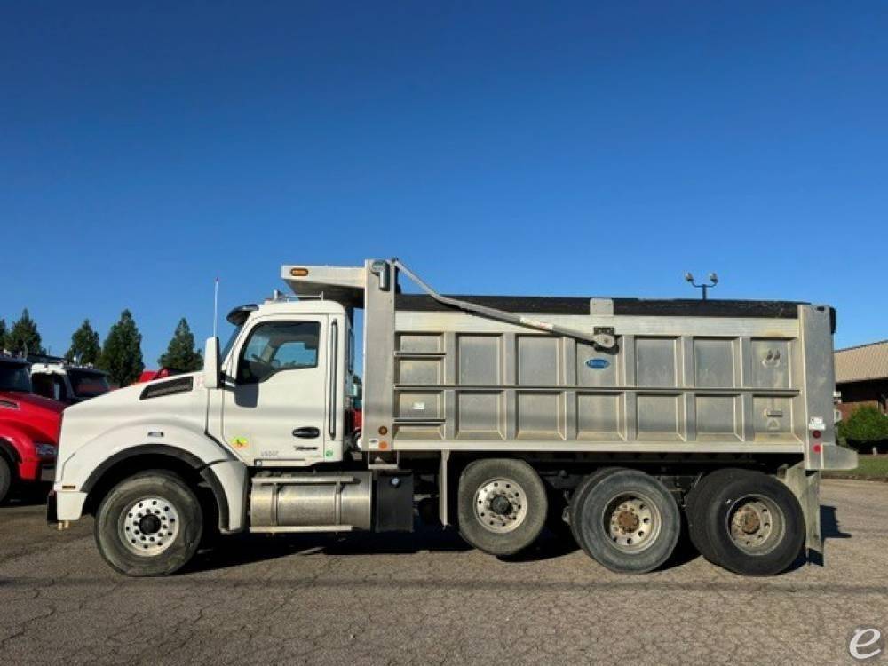 2024 Kenworth T880