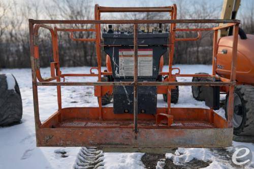 2017 JLG 450AJ