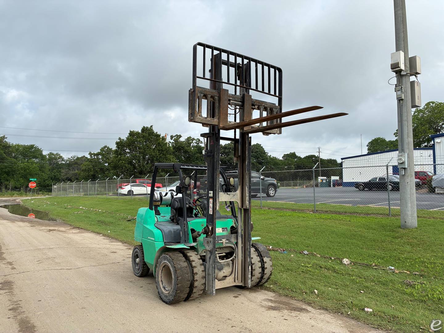2014 Mitsubishi FG40N