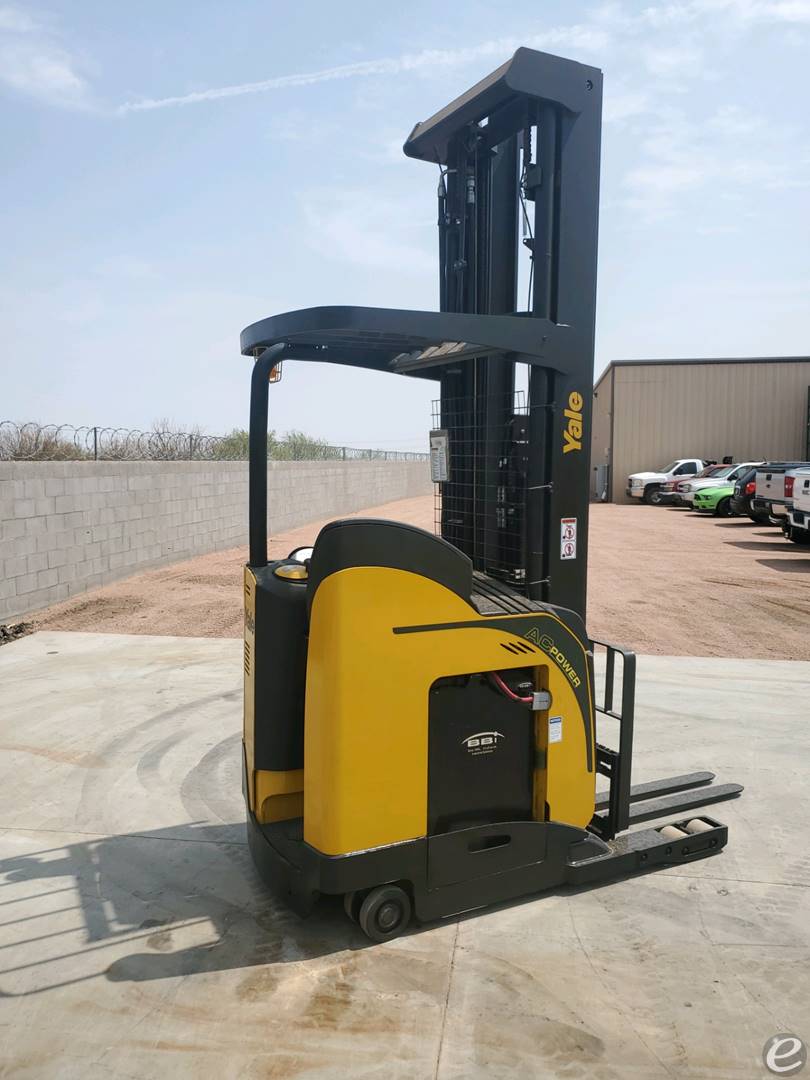2014 Yale NR045EB
