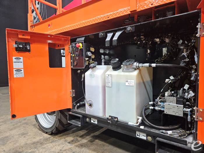 2025 JLG RT2669