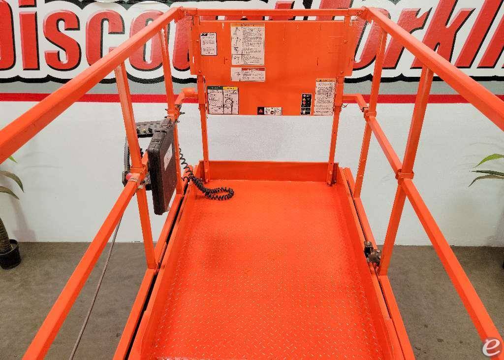 1997 JLG 2033E