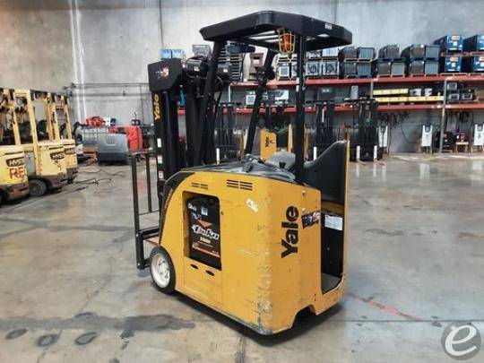 2017 Yale ESC030 Electric Forklift - 123Forklift