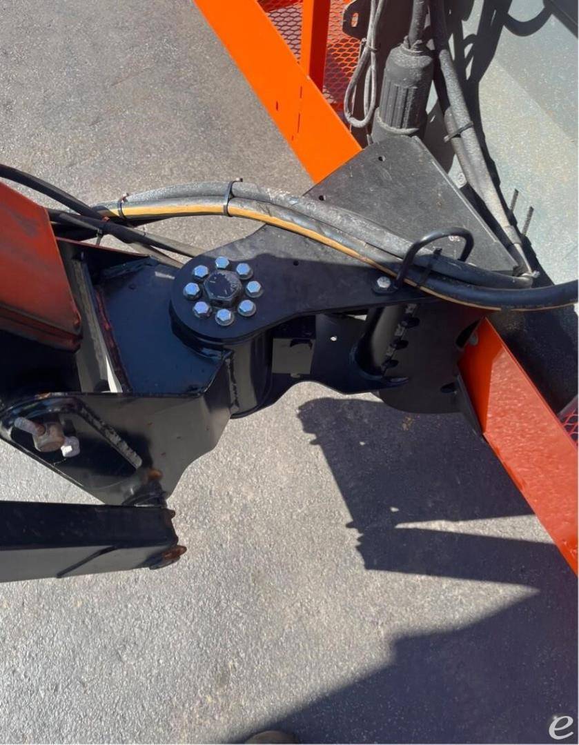 2014 JLG 800AJ