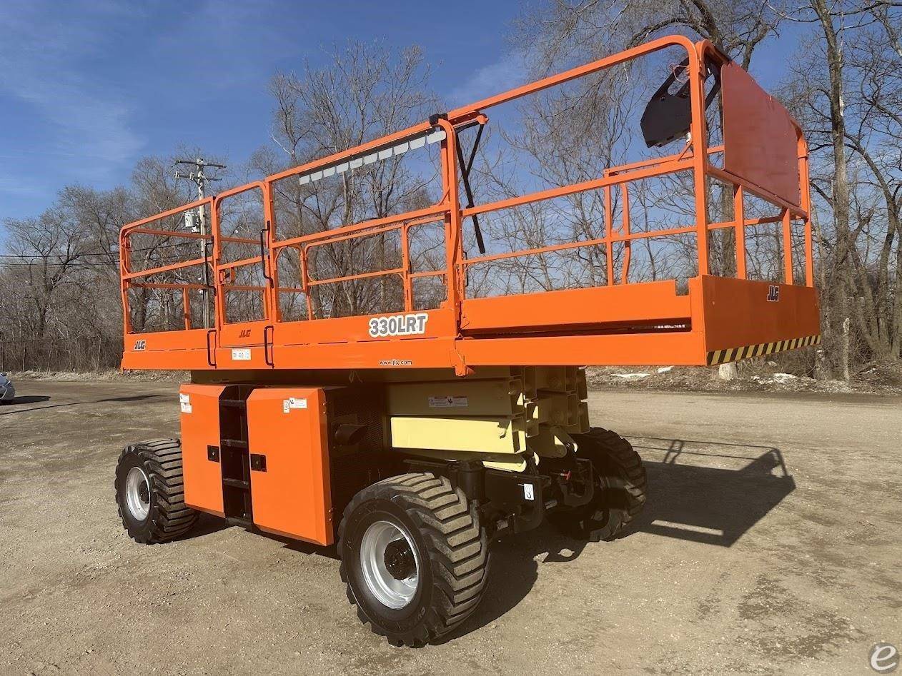 2018 JLG 330LRT