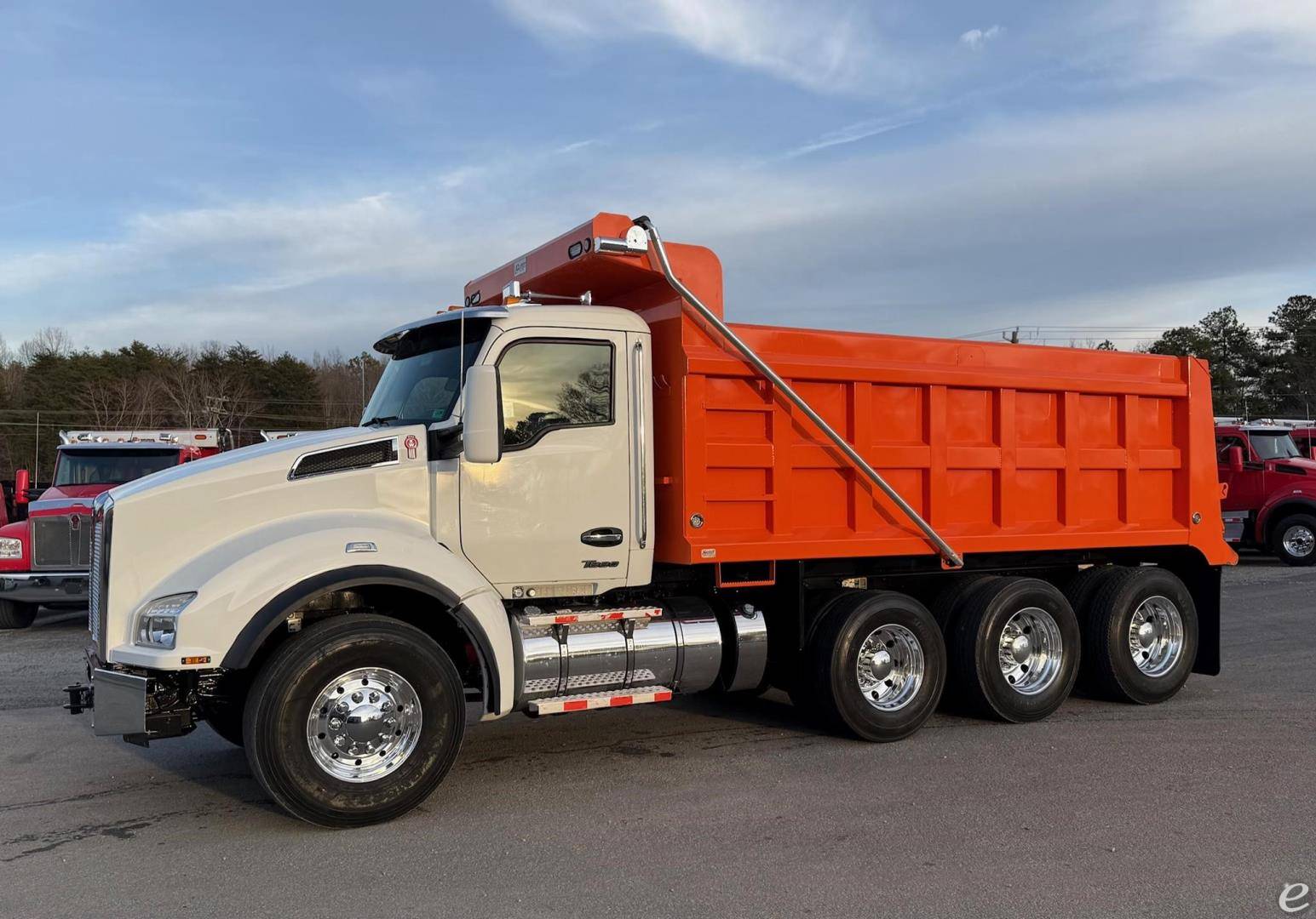 2023 Kenworth T880