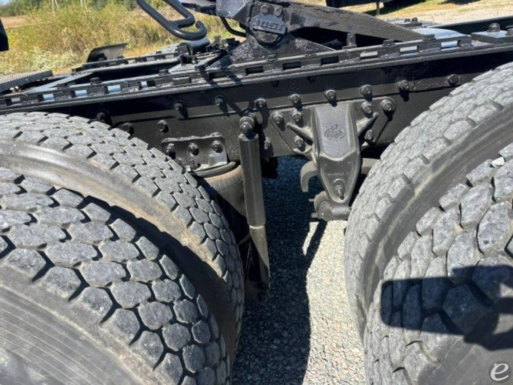 1999 Mack CH613