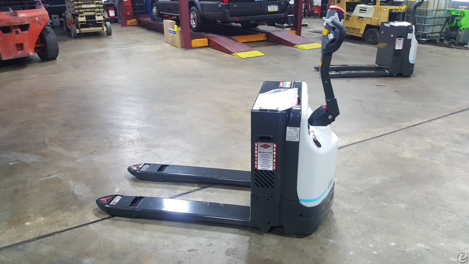 2022 Unicarriers WLX45S Electric Fo...