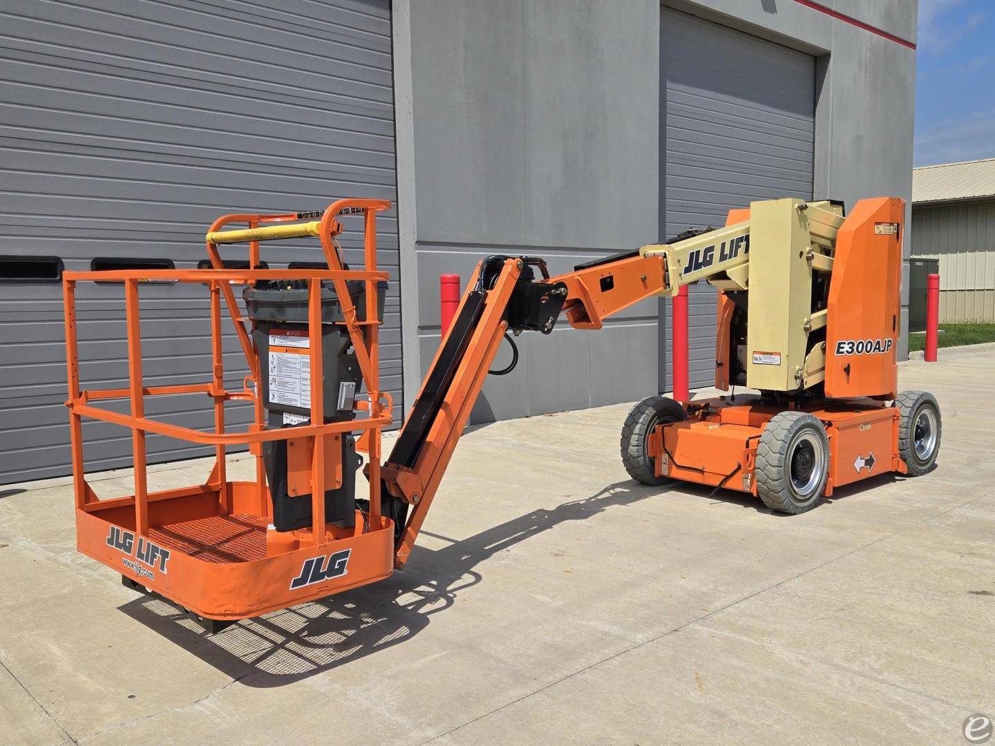 2016 JLG E300AJP