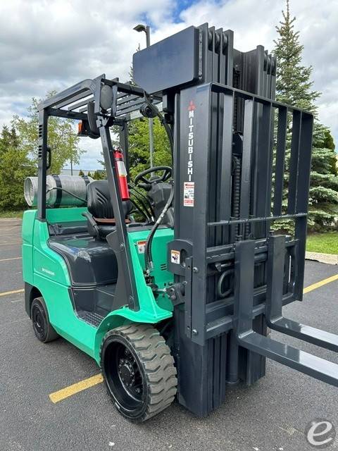 2020 Mitsubishi FGC30N
