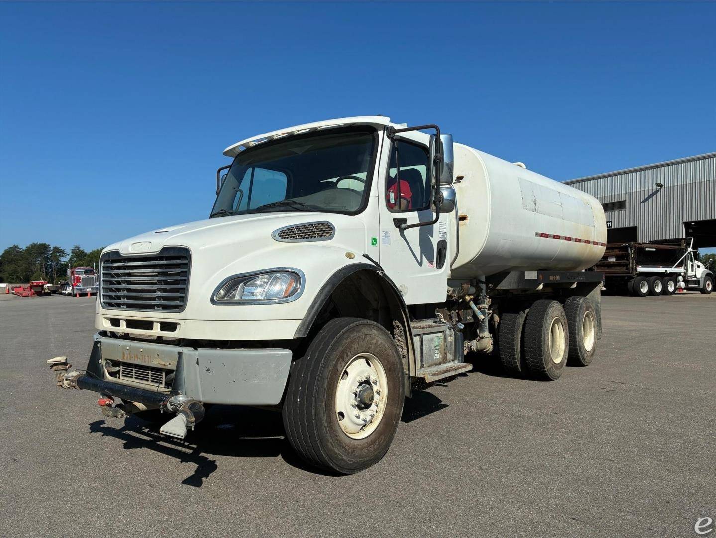 2017 Freightliner BUSINESS CLASS M2 106