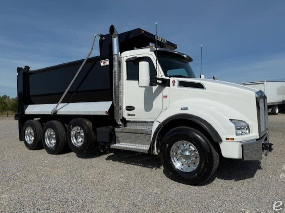 2025 Kenworth T880