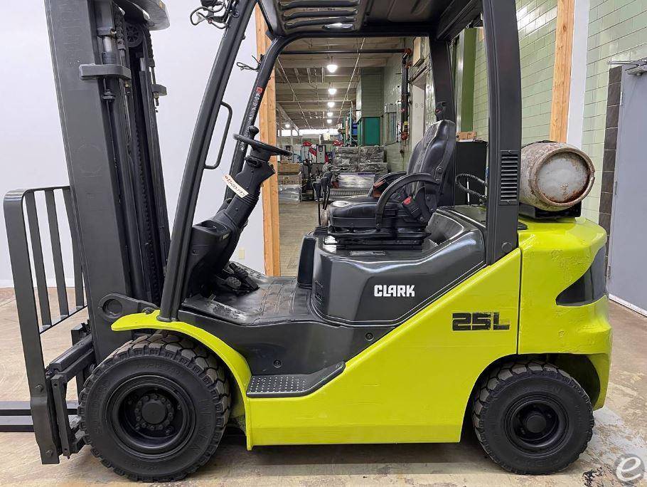 2018 Clark S25L LP Gas Forklift - 123Forklift