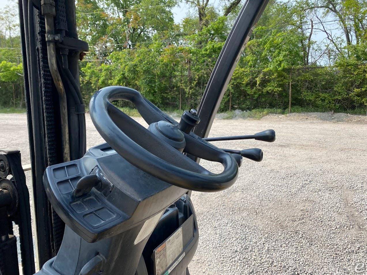 LP Gas Yale GLP060VX Pneumatic Tire 4 Wheel Sit Down