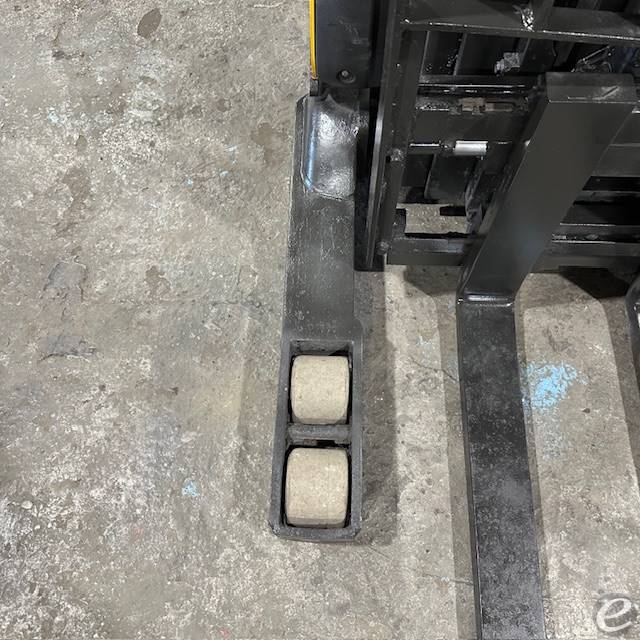 2018 Yale NR045EB