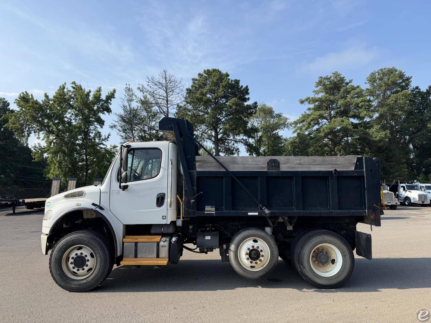 2014 Freightliner BUSINESS CLASS M2 106