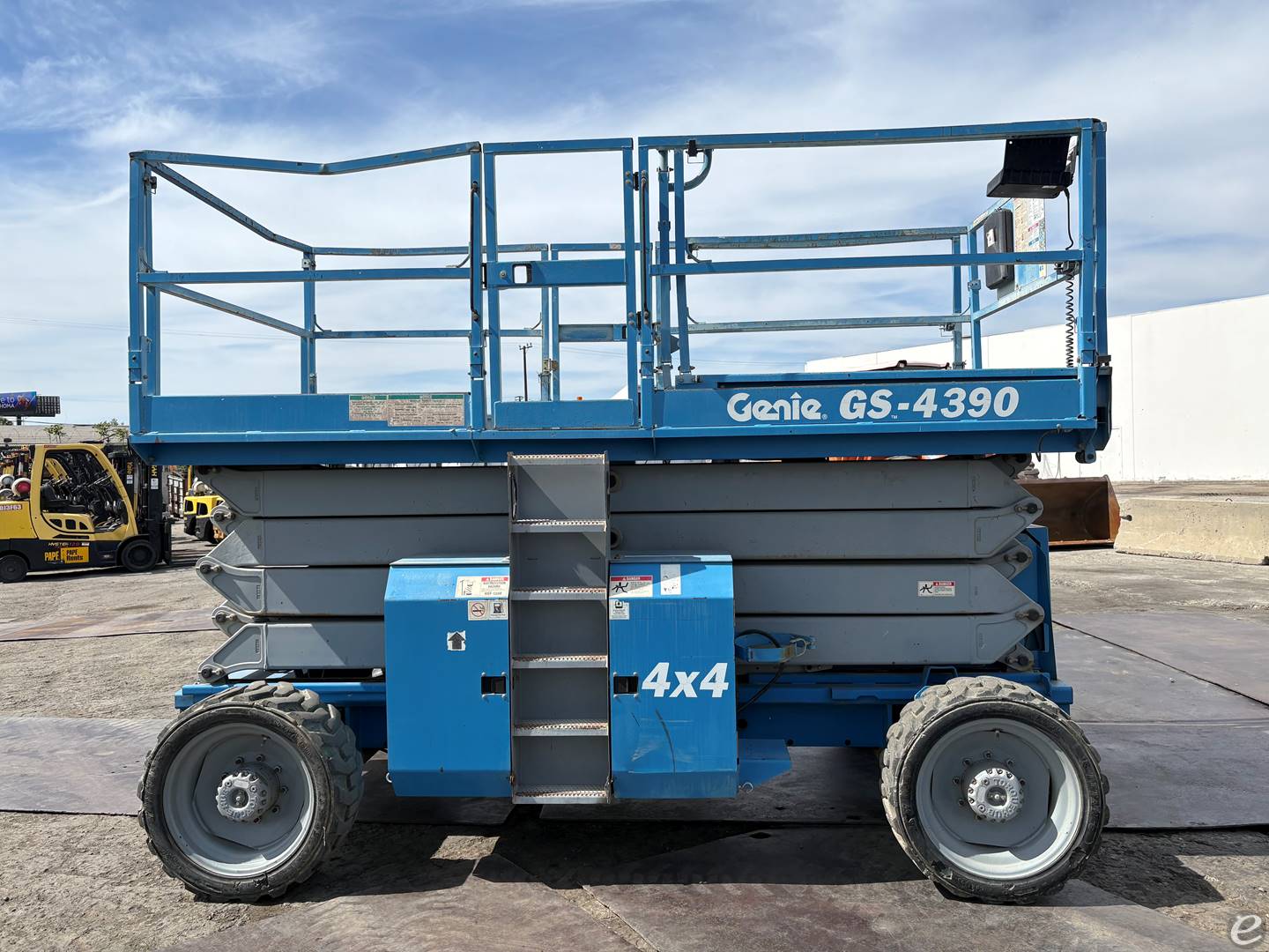 2003 Genie GS4390