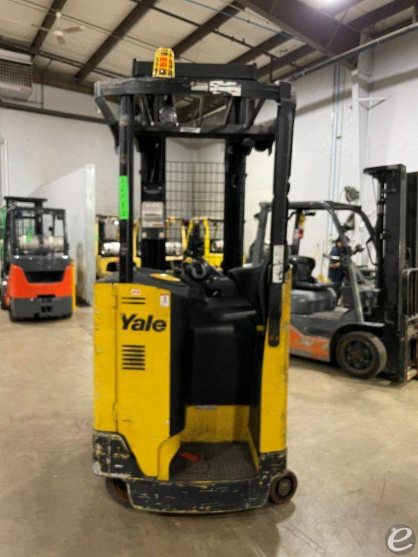 2017 Yale NR040DBNL36TE107