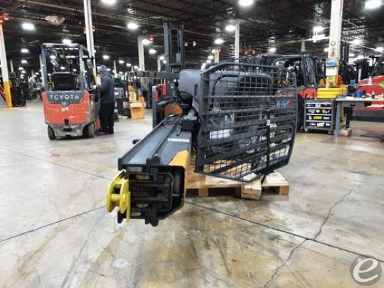 2018 Crown RMD6095S-32 Electric Reach Truck - 123Forklift
