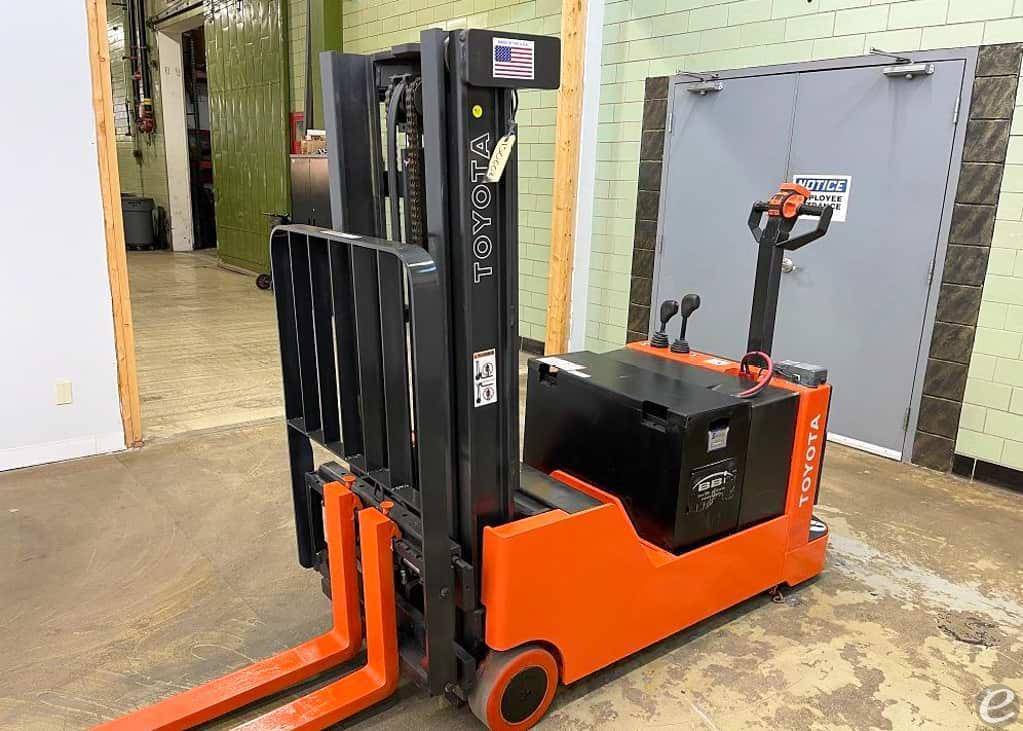 2005 Toyota 6BWC10 Electric Forklift - 123Forklift