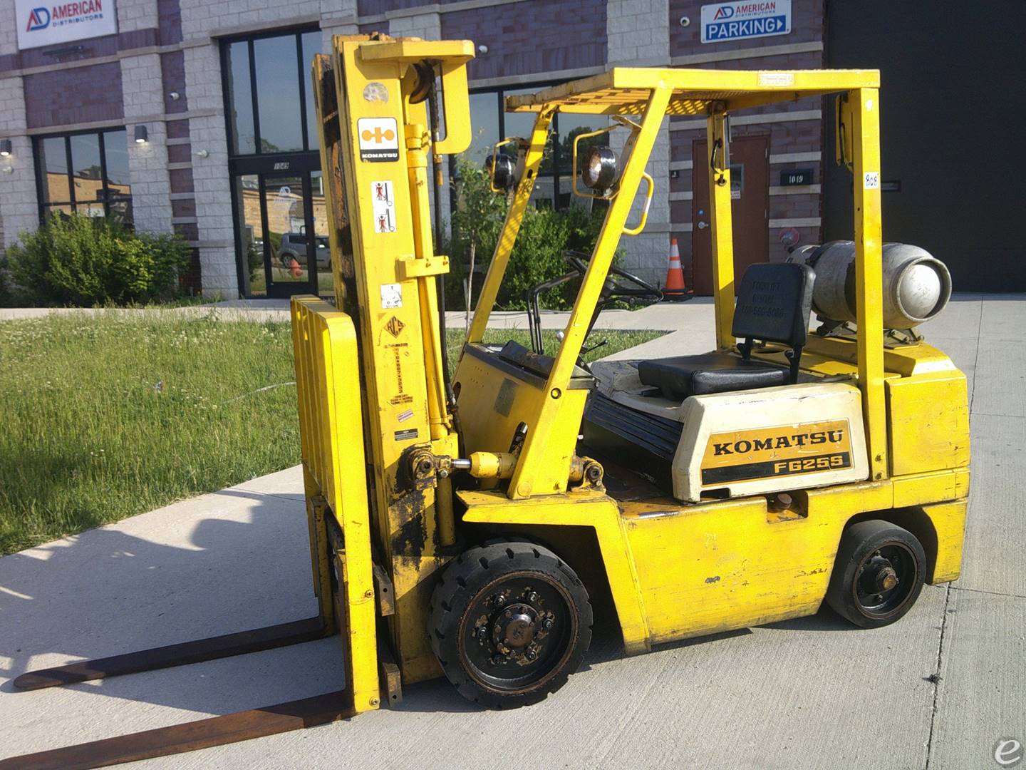 1990 Komatsu FG25S-4 LP Gas Forklif...