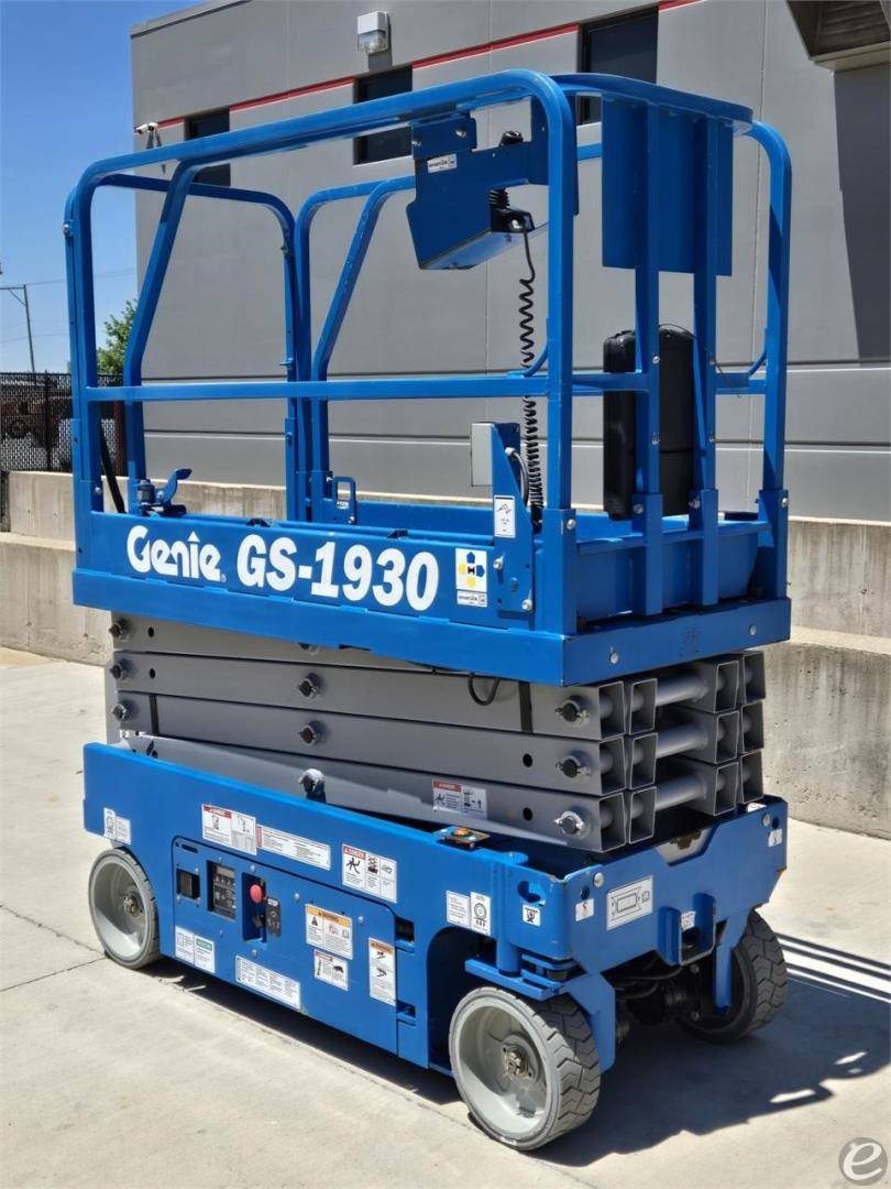 2017 Genie GS1930 Electric Scissor Lift - 123Forklift