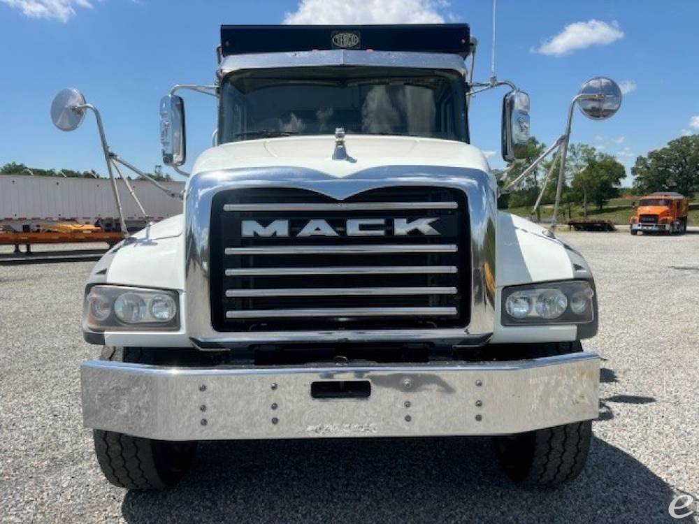 2021 Mack GRANITE 84FR
