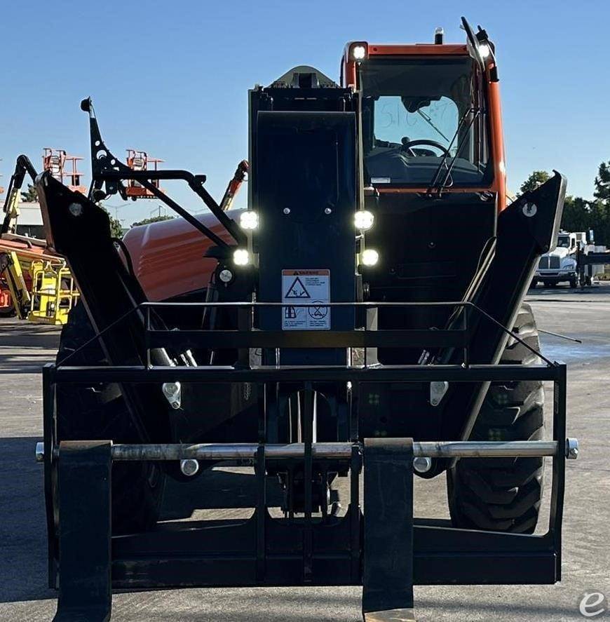 2026 JLG 1075
