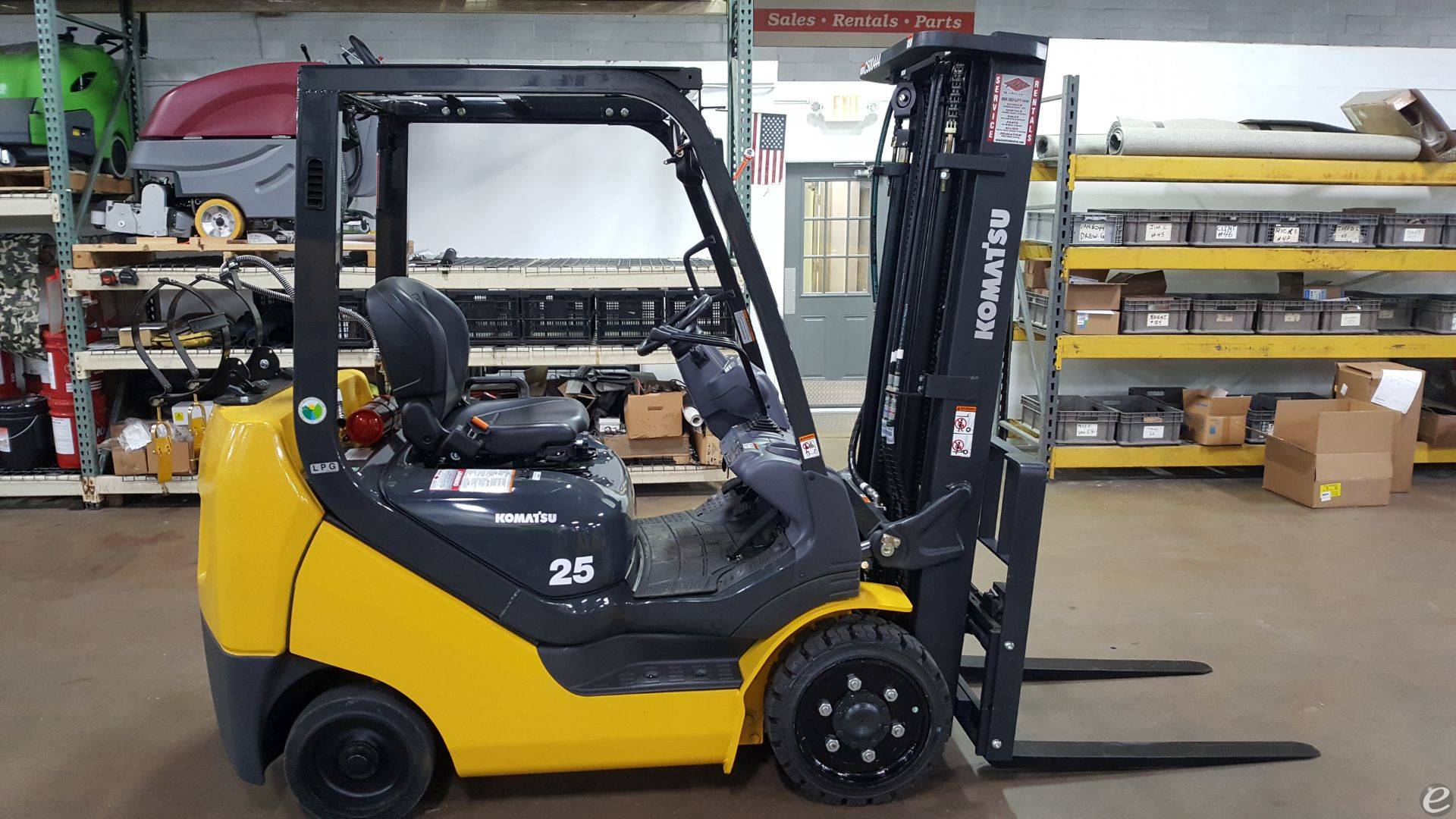 2019 LP Gas Komatsu FG25ST16 Cushion Tire 4 Wheel Sit Down (Indoor Warehouse)