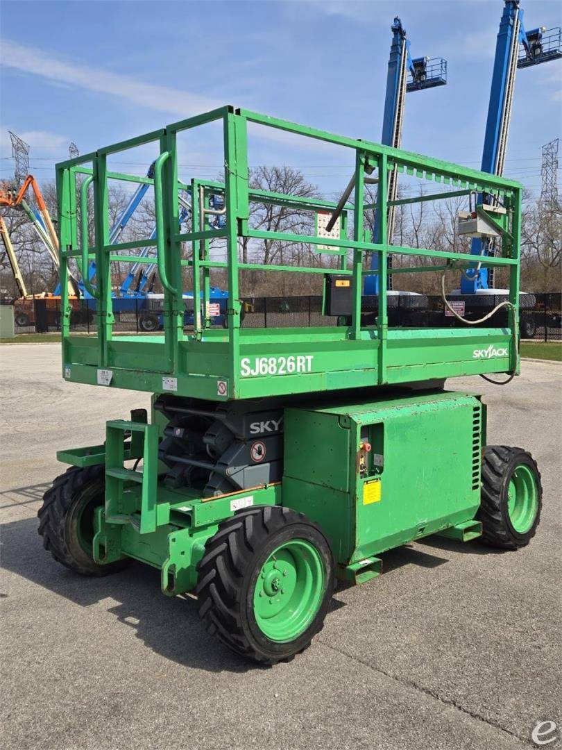 2016 Skyjack SJ6826RT Dual Fuel Scissor Lift - 123Forklift
