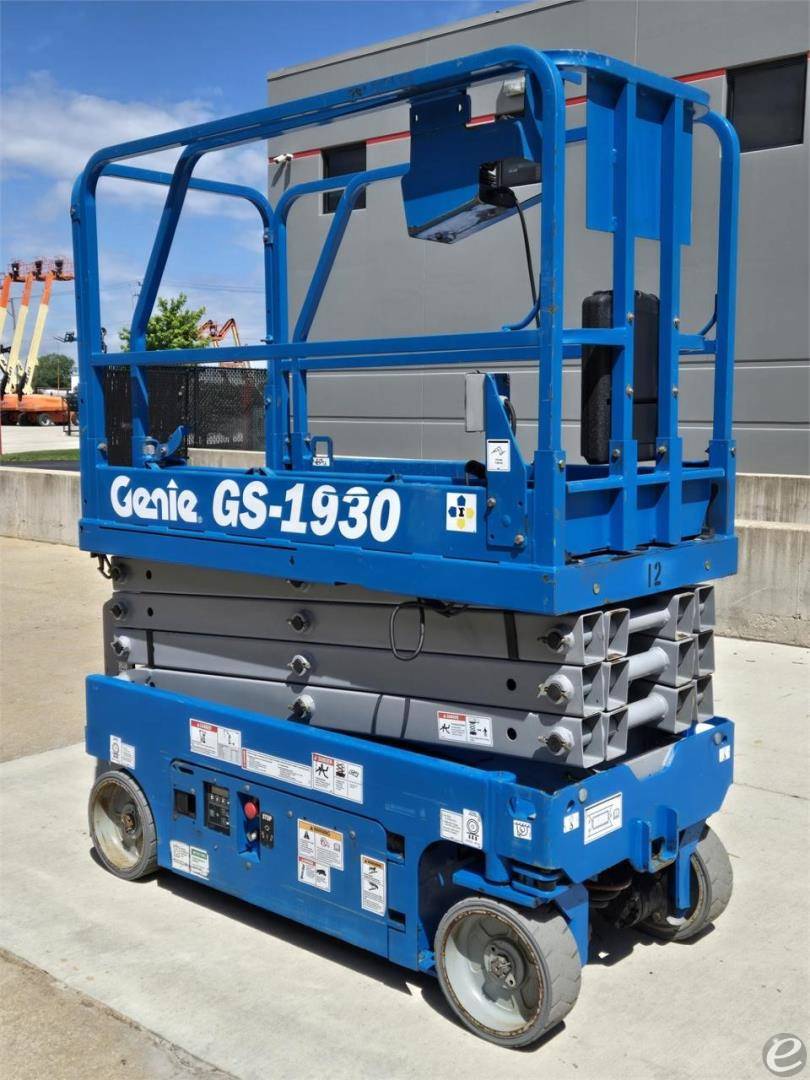 2014 Genie GS1930 Electric Scissor Lift - 123Forklift