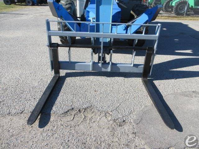 2013 Genie GTH1056