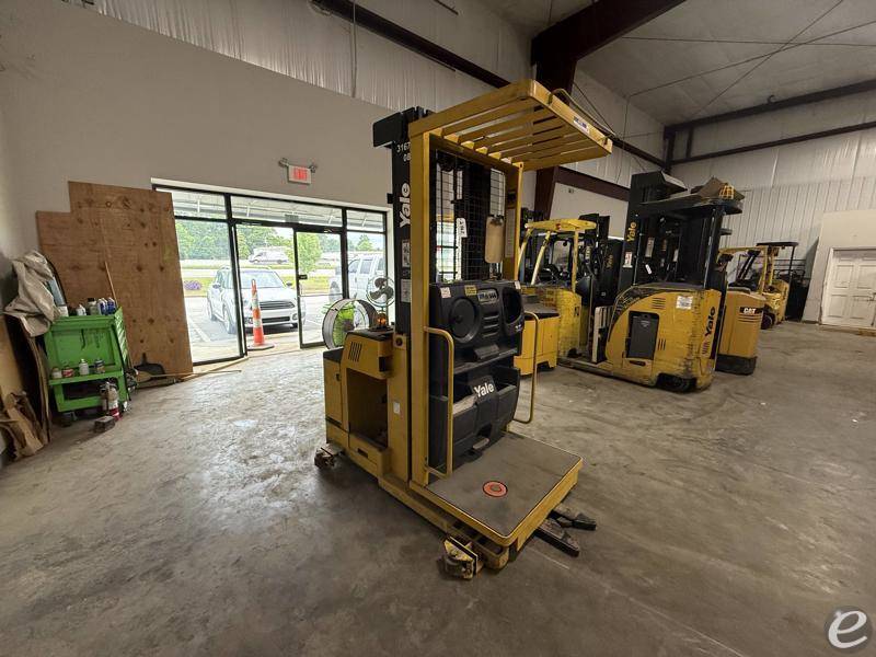 2015 Yale OS030EF