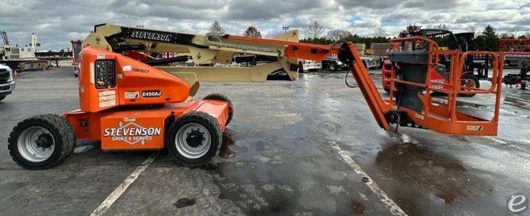 2015 JLG E450AJ
