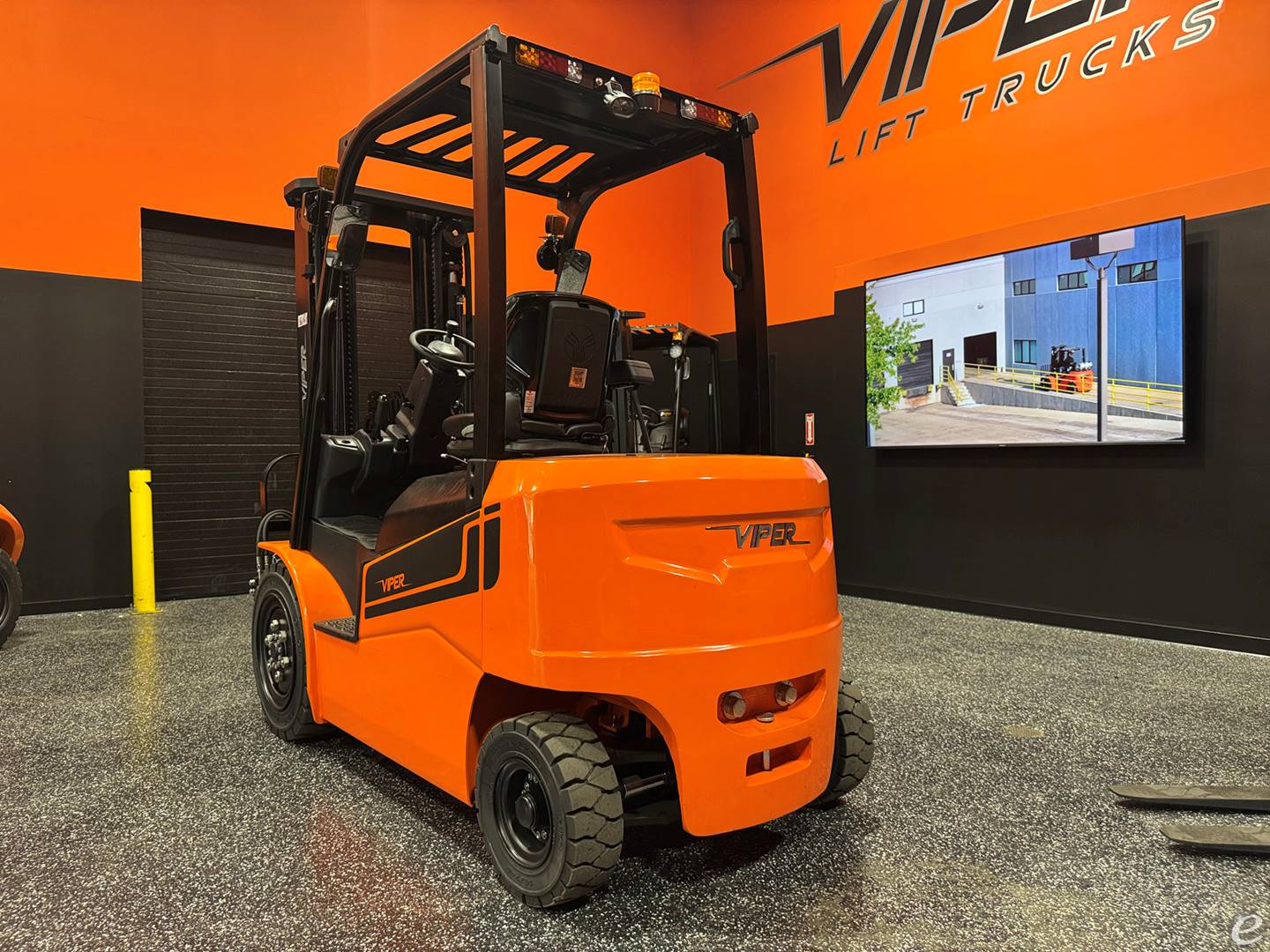 2026 Viper Lift Trucks FB35V