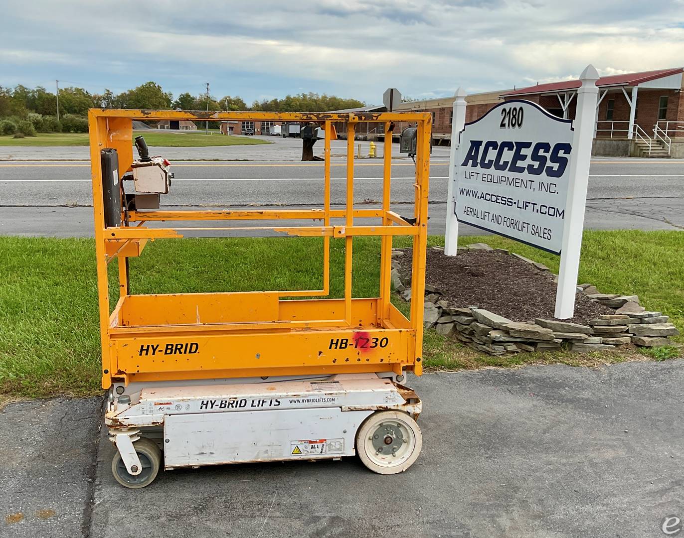 2016 Hy-Brid Lifts HB1230S3