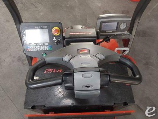 2017 Raymond 3020