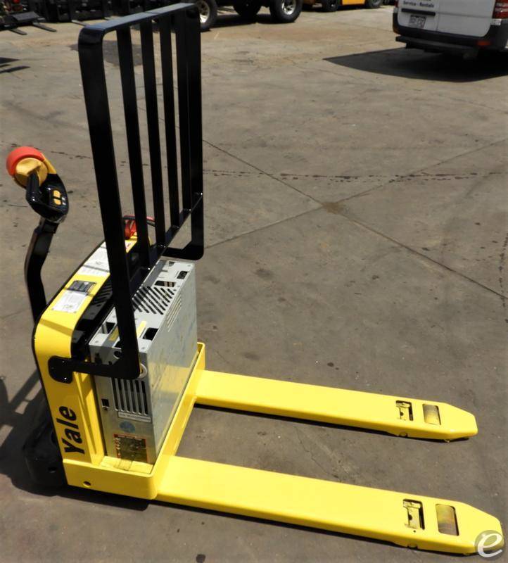 2012 Yale MPB040