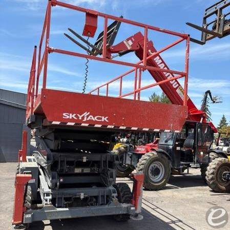 2017 Skyjack SJ9250RT