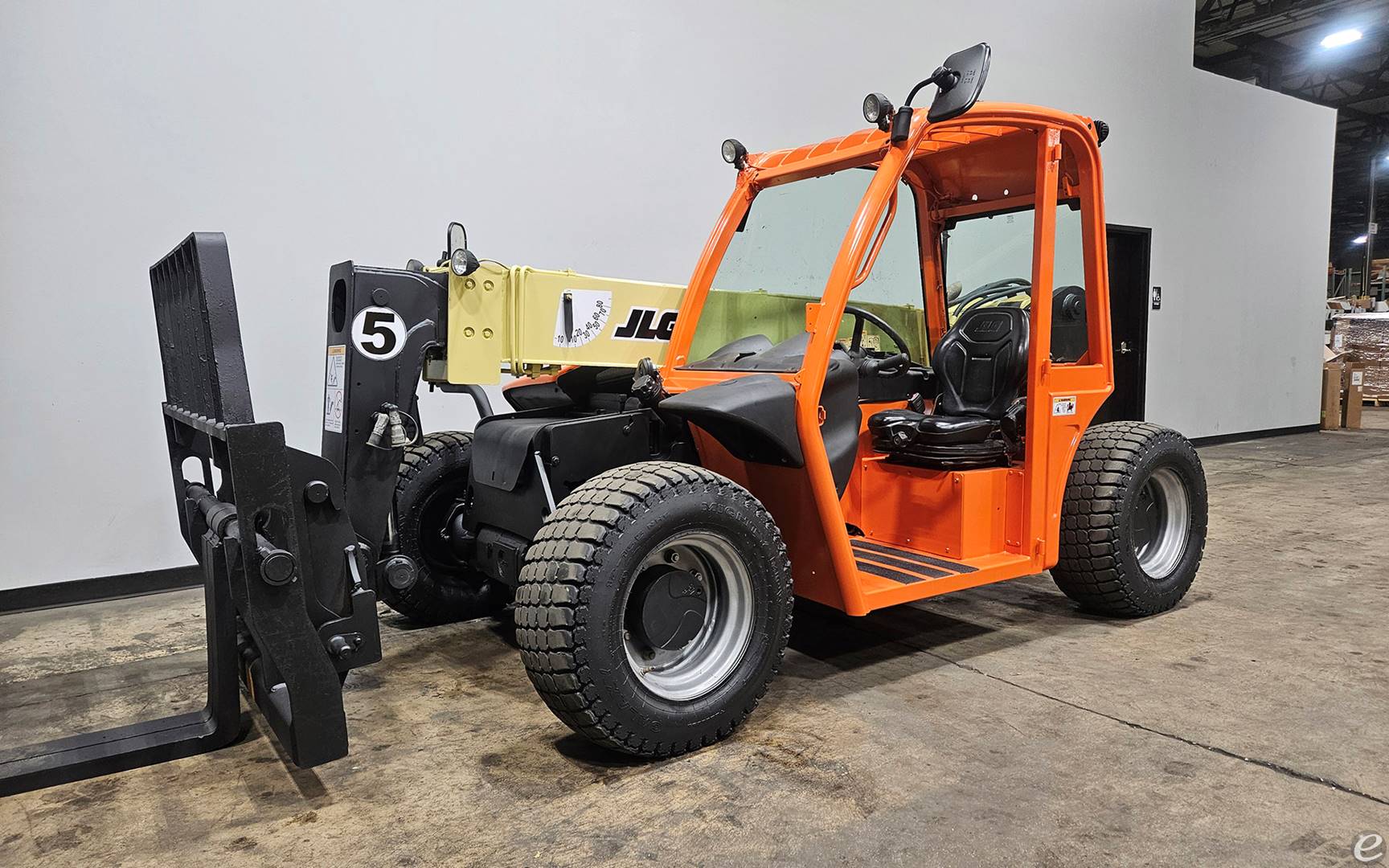2017 JLG G5-18A