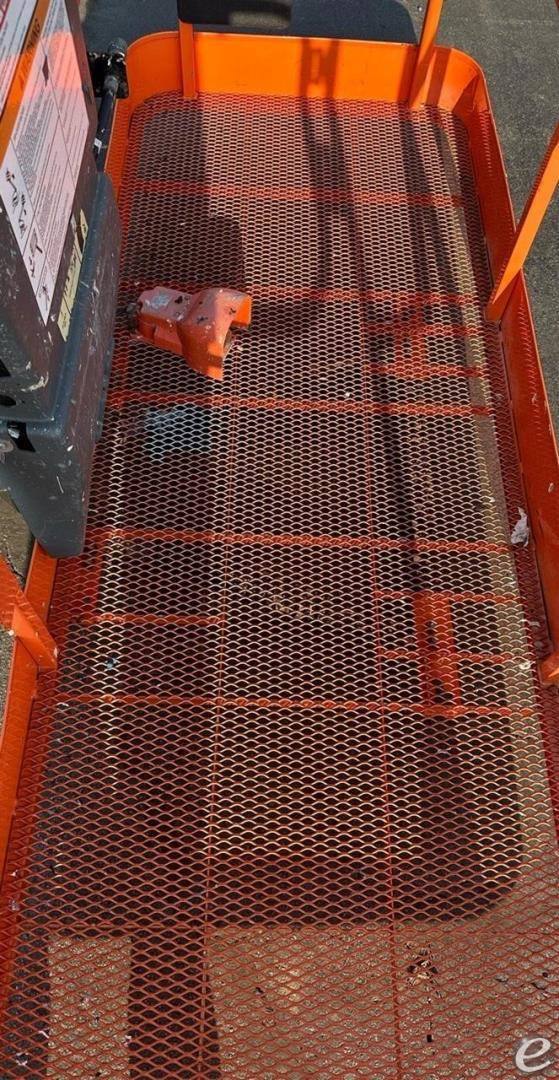2015 JLG 660SJ