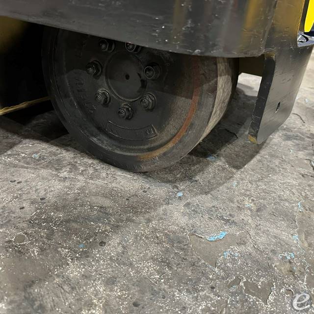 2022 Yale NR045EB