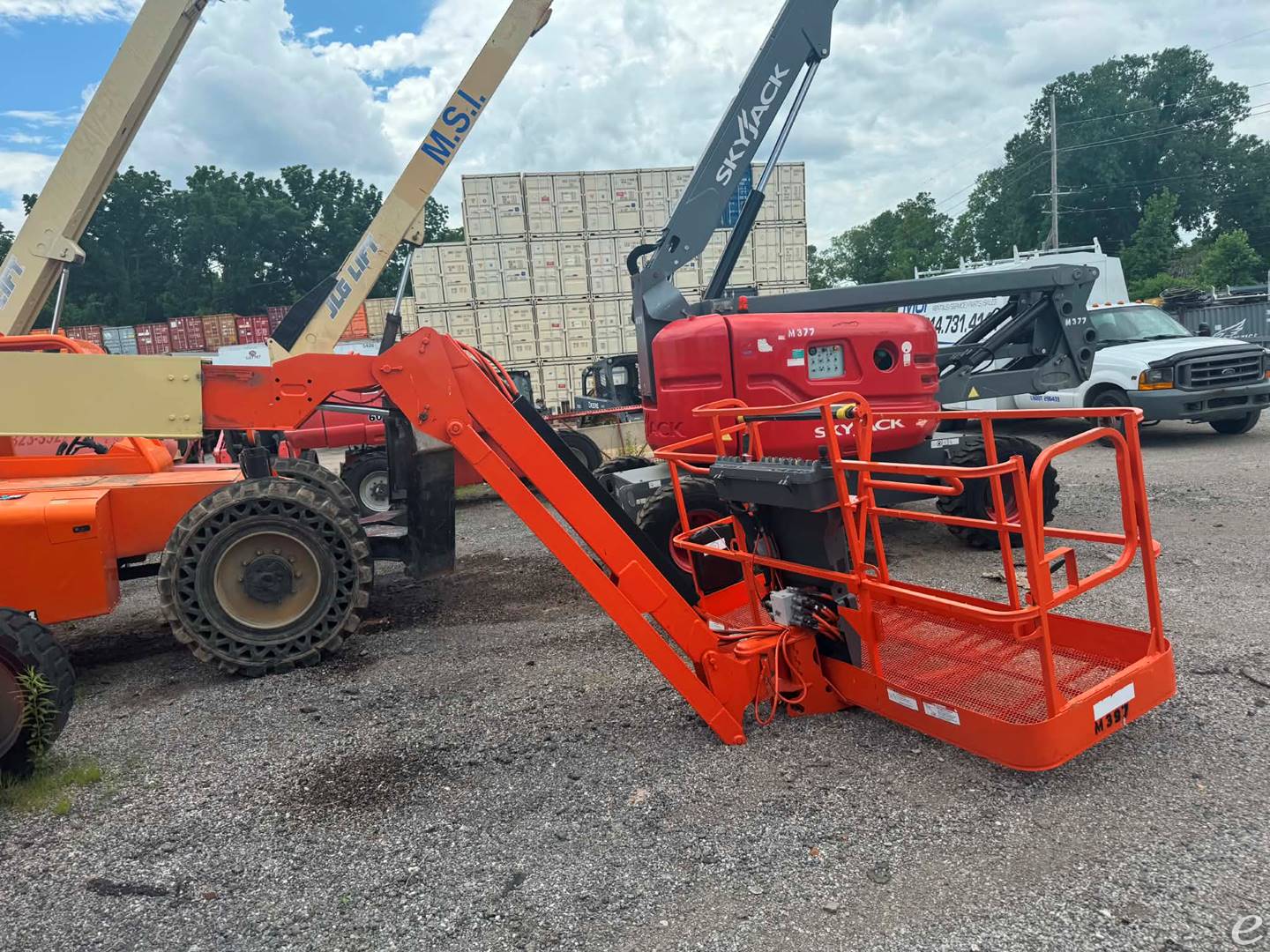 2017 JLG 600AJ