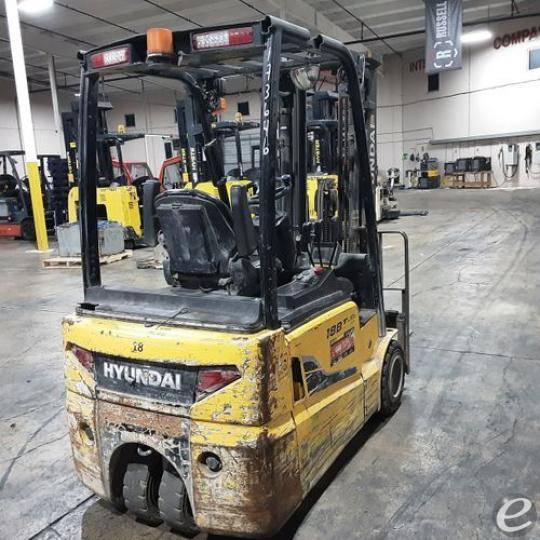 2016 Hyundai 18BT-9 Electric Forklift - 123Forklift