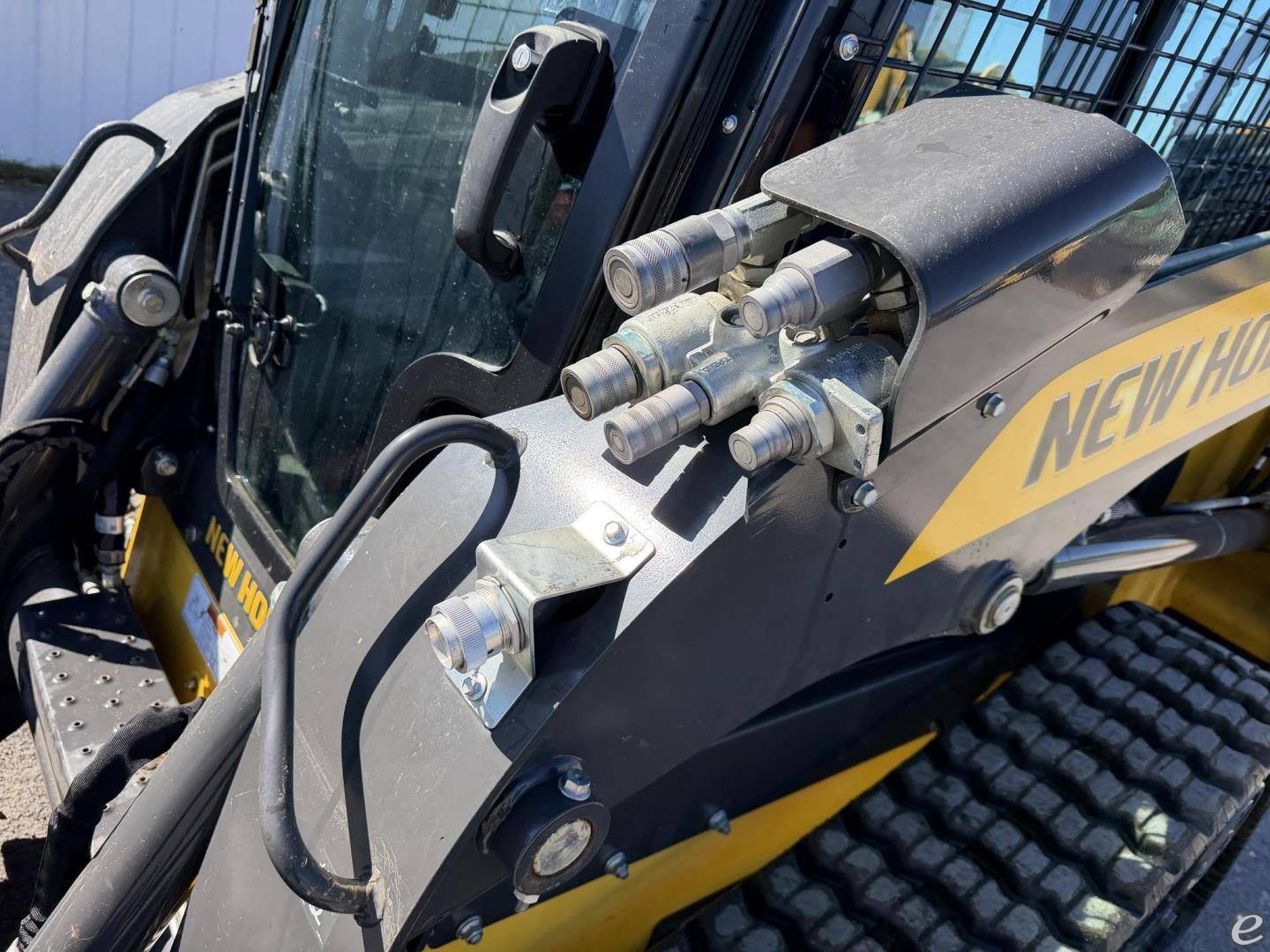 2024 New Holland C327