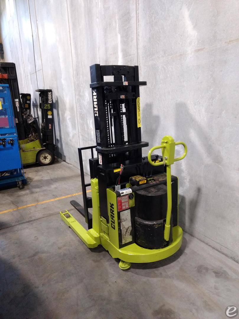 1985 Electric Clark SP30 Electric Walkie Straddle Stacker Reach