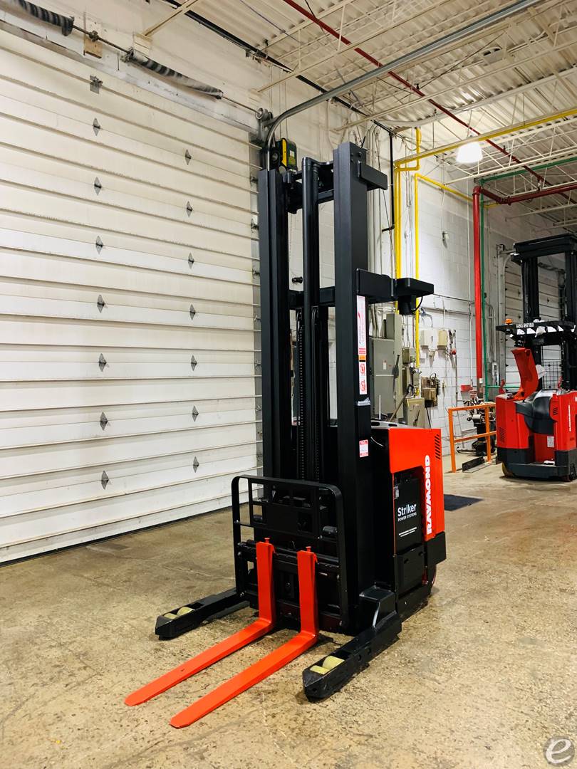 2000 Raymond EASIR40TT Electric Reach Truck - 123Forklift
