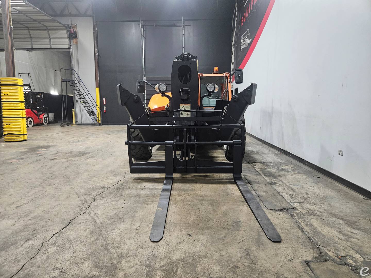 2017 JLG 1255
