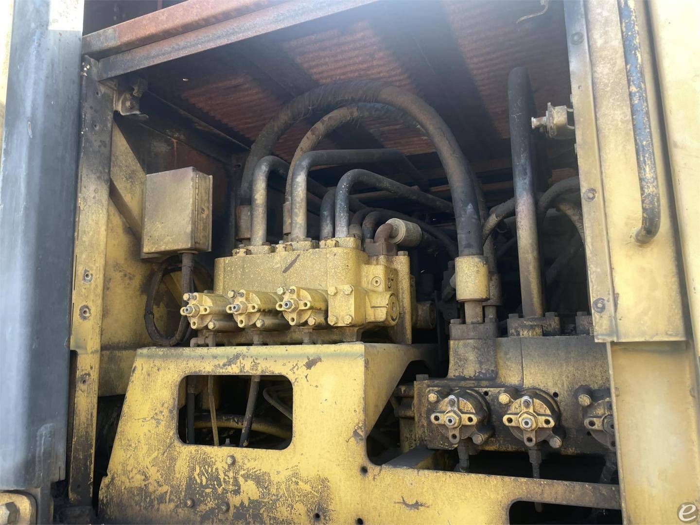 1990 Cat 225D LC